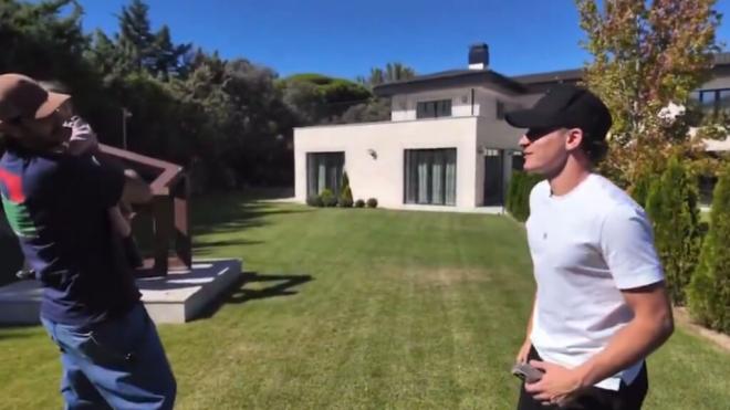 Julián Álvarez, junto a Melendi (Foto: 'X')