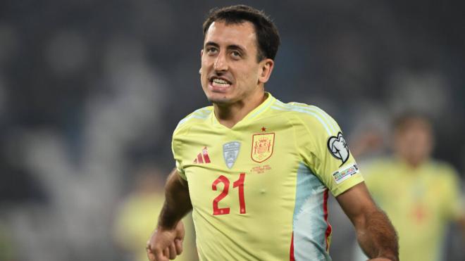 Oyarzabal celebra un tanto con España (Foto: Cordon Press)