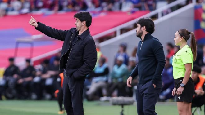 Pau Quesada, entrenador del Real Madird, y Pere Romeu, entrenador del Barcelona (Fuente: Europa Pre