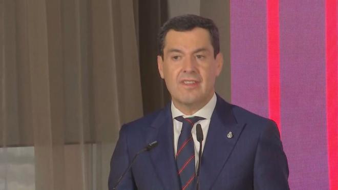 Juanma Moreno, presidente de la Junta de Andalucía, en un acto.