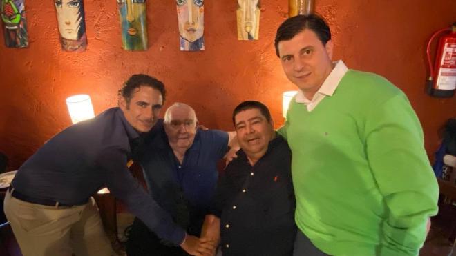 Antonio Benítez hijo, Mani, Tadeo y Patri, en el encuentro de este domingo.