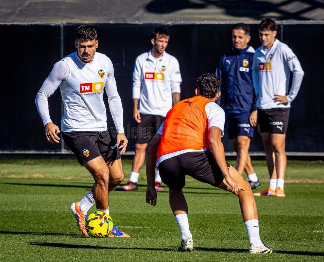 Ugrinic en Paterna (Foto: Valencia CF)