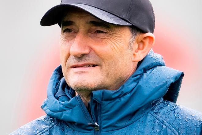 Ernesto Valverde, en un entrenamiento del equipo en Lezama (Foto: Athletic Club).