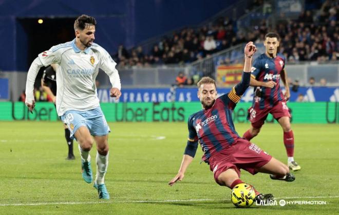 Pulido, en el Real Zaragoza-Huesca (FOTO: LALIGA).