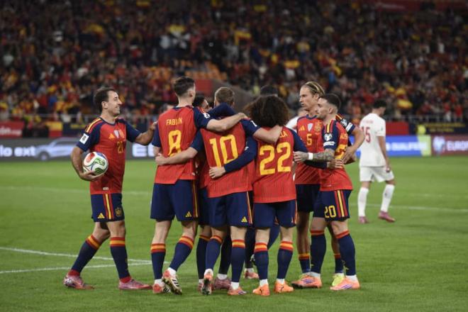 Dani Olmo celebra su gol en el España-Turquía (FOTO: Kiko Hurtado).