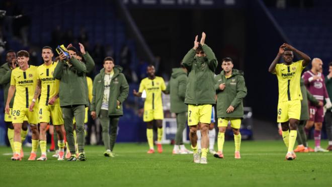 El Villarreal aplaudiendo a su afición tras un partido (Cordon Press)