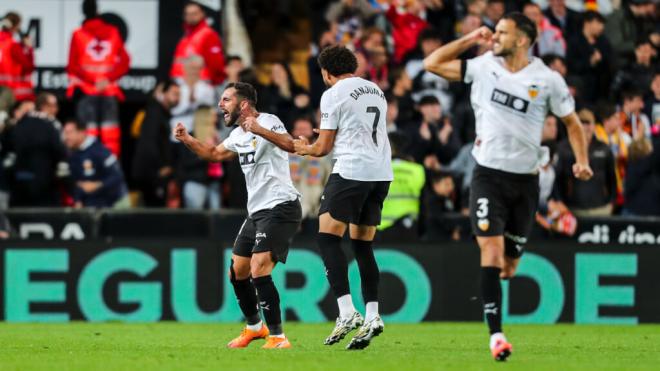 El Valencia CF celebrando un gol en LALIGA (Europa Press)