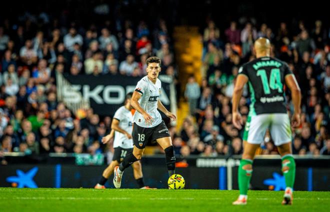 Pepelu ante el Betis