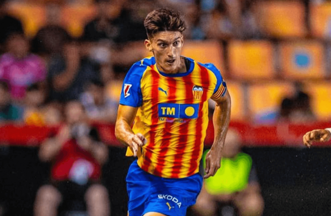 Pepelu con el brazalete (Foto: Valencia CF)