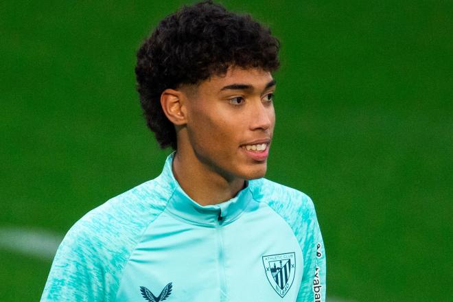 La frescura de Selton Sánchez en un entrenamiento del primer equipo en Lezama (Foto: Athletic Club).