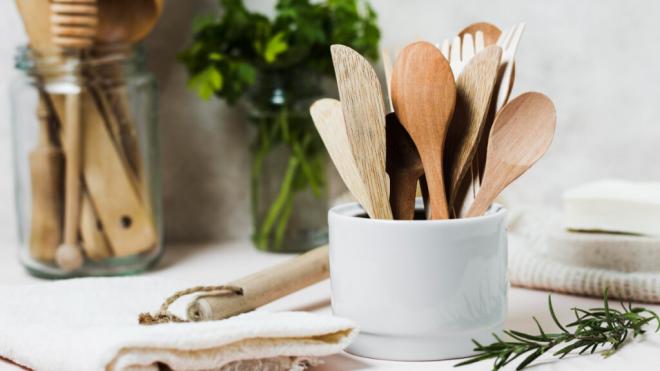 Utensilios de cocina de madera (Freepik)