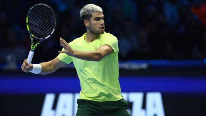 Carlos Alcaraz jugando en las Nitto ATP Finals (Cordon Press)