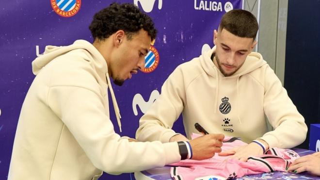 Omar El Hilali junto a Joan García (Europa Press)