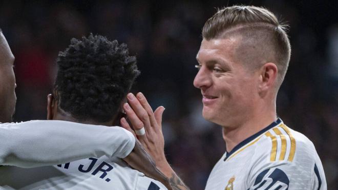Toni Kroos y Vinicius en un partido del Real Madrid (Cordon Press)