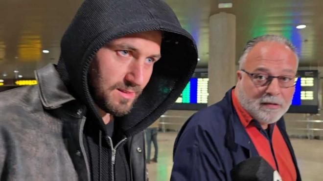 Stole Dimitrievski en el aeropuerto