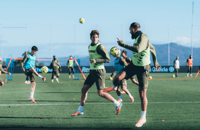 Borja Iglesias y Marcos Alonso (Foto: Celta).