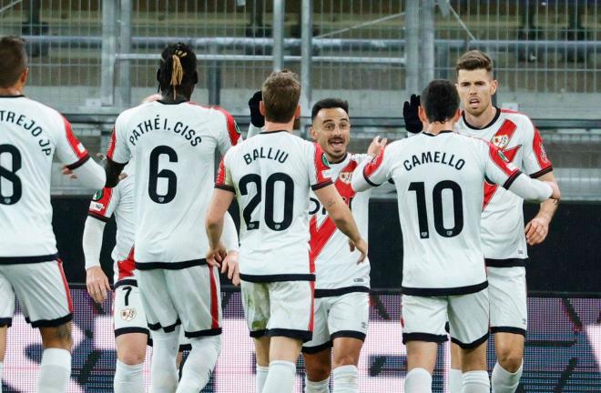 El Rayo Vallecano celebrando en Suecia (Cordon Press)