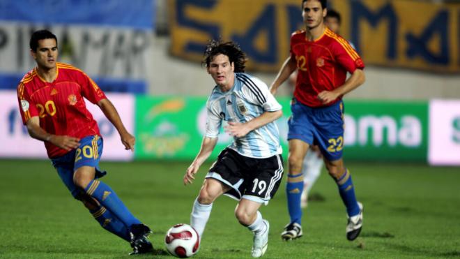 Leo Messi, durante un partido con Argentina ante España en 2006 (foto: Cordon Press).