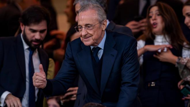 Florentino Pérez en el palco presidencial (Cordon Press)