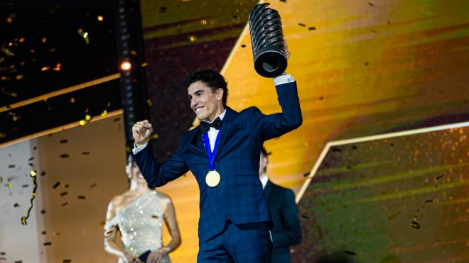 Marc Márquez, en la fiesta final de MotoGP 2025 (Foto: MotoGP).