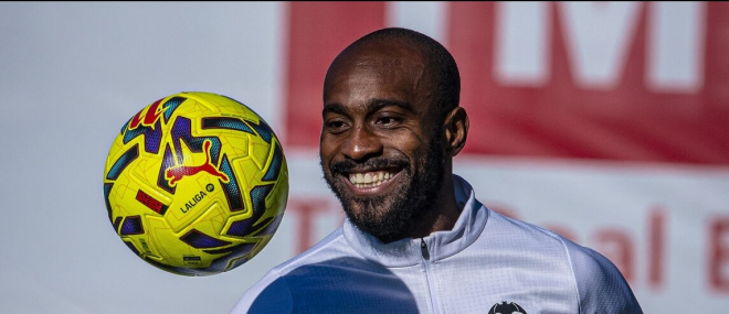 Foulquier sonríe (Foto: Valencia CF)