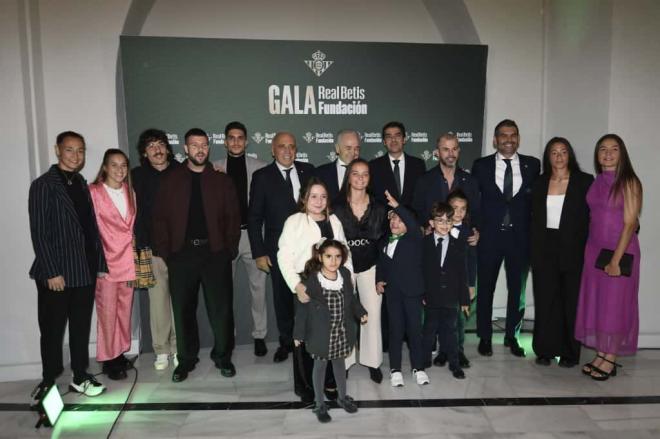 Asistentes a la Gala de la Fundación del Betis (Foto: Kiko Hurtado).
