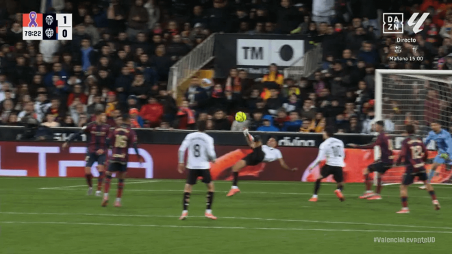 El golazo de Hugo Duro en el Valencia-Levante.