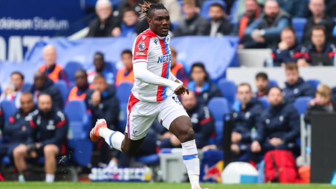 Christantus Uche con el Crystal Palace (Cordon Press)