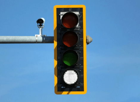 Semáforo de cuatro luces