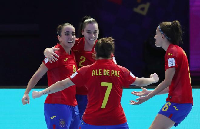 España celebra uno de sus goles a Tailandia en el Mundial (Foto: @SeFutbolFem).