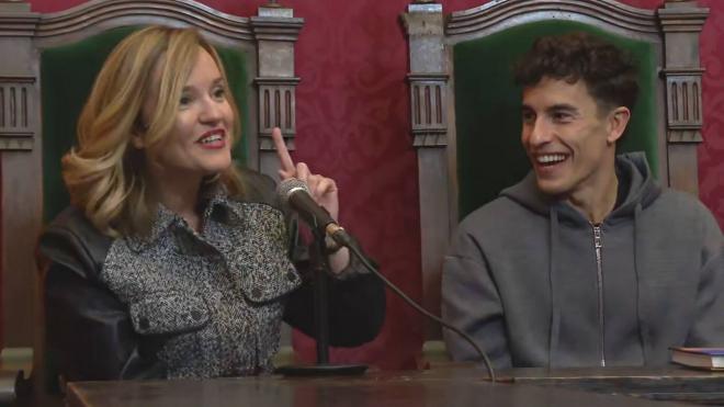 Pilar Alegría ha recordado los triunfos de Márc Marquez en MotoGP en la fiesta de Cervera.