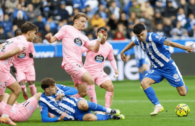 Carl Starfelt tapando un disparo (Foto: LaLiga).