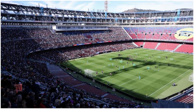 El entrenamiento a puerta abierta del FC Barcelona en el Spotify Camp Nou. (Europa Press)
