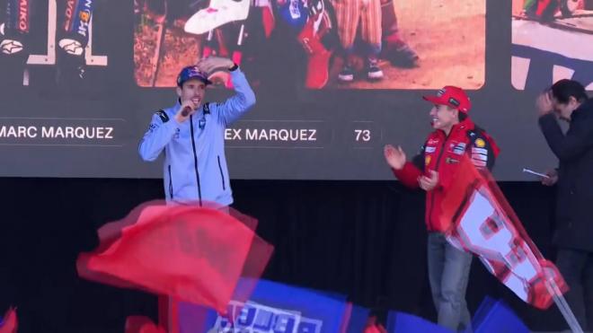 Álex Márquez y Marc Márquez han recibido un bonito homenaje en Cervera.