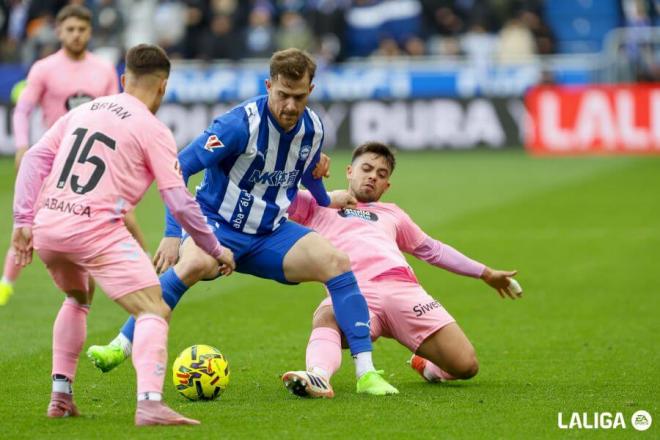Toni Martínez, durante el Alavés - Celta (Foto: LALIGA).