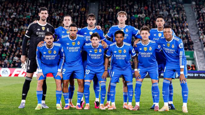 El once del Real Madrid en el Martínez Valero (Foto: RMCF).