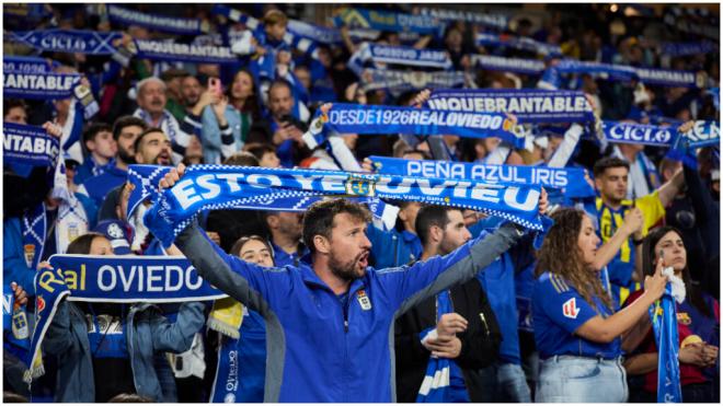 La afición del Oviedo, en el Carlos Tartiere. (Europa Press)