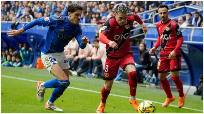 Nacho Vidal y Pep Chavarría, en el Real Oviedo - Rayo Vallecano. (EFE)
