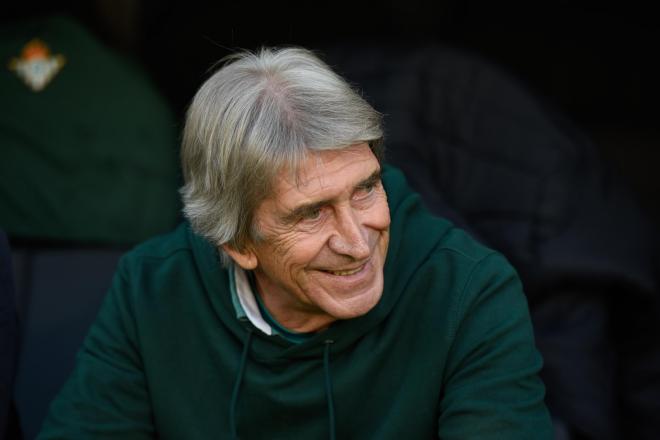 Manuel Pellegrini, ante el Girona (Foto: Kiko Hurtado).