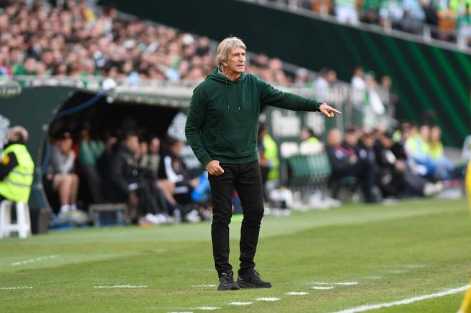 Manuel Pellegrini, ante el Girona (Foto: Kiko Hurtado).