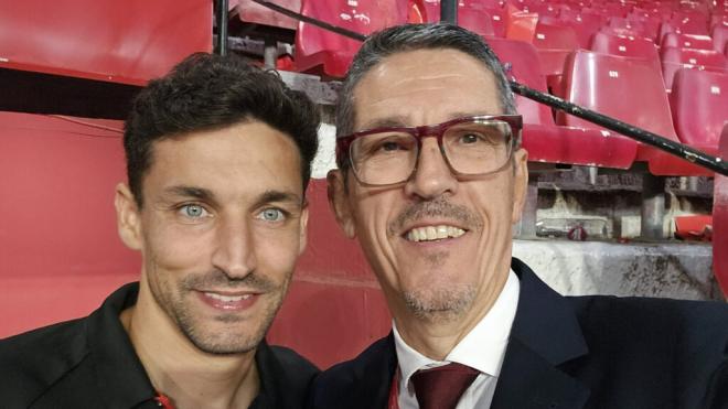 Paco García Payan, junto a Jesús Navas.