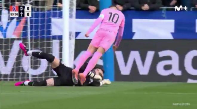 Penalti de Antonio Sivera a Iago Aspas (Foto: Captura Movistar +).