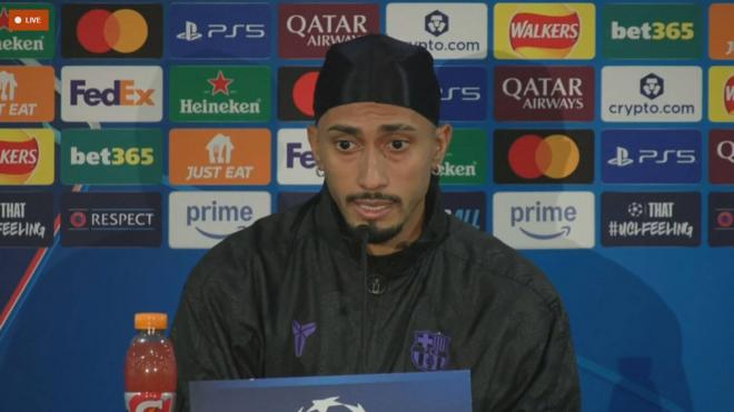 Raphinha en sala de prensa. (Foto: FCB)