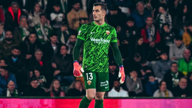 Iñaki Peña en el partido frente al Real Madrid (Foto: X)