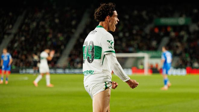 Héctor Fort ante el Real Madrid (Cordon Press)