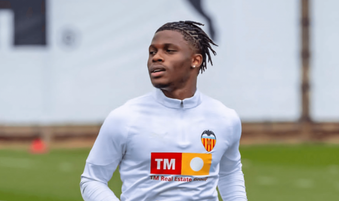Largie Ramazani, en la foto, y César Tárrega, novedades en el Valencia CF (Foto: VCF)