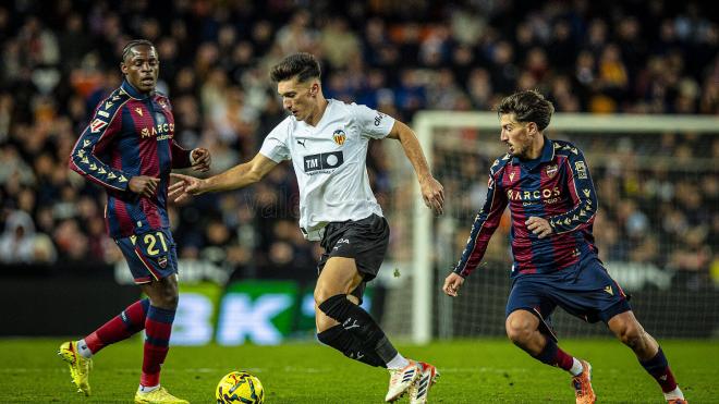 Pepelu ante el Levante UD (Foto: Valencia CF)