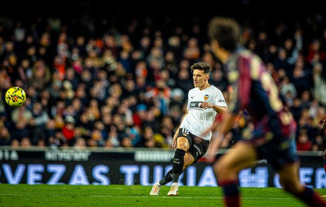 Pepelu ante el Levante UD (Foto: Valencia CF)
