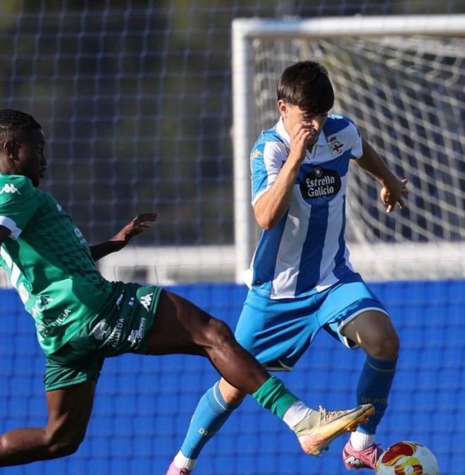 Héctor Areosa en un encuentro como blanquiazul. (Foto: RCD)