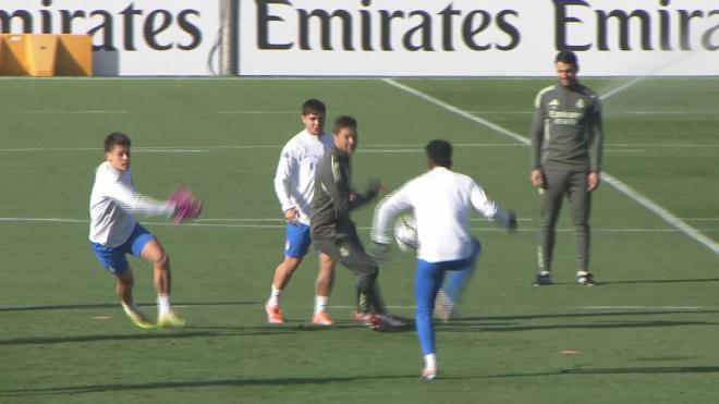 El momento previo del caño de Vinicius a Xabi Alonso (ElDesmarque)
